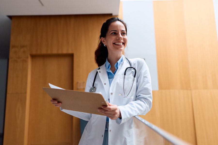 USCIS Updates Processing Holds Lifted for Doctors, Oath Ceremonies and Other Cases